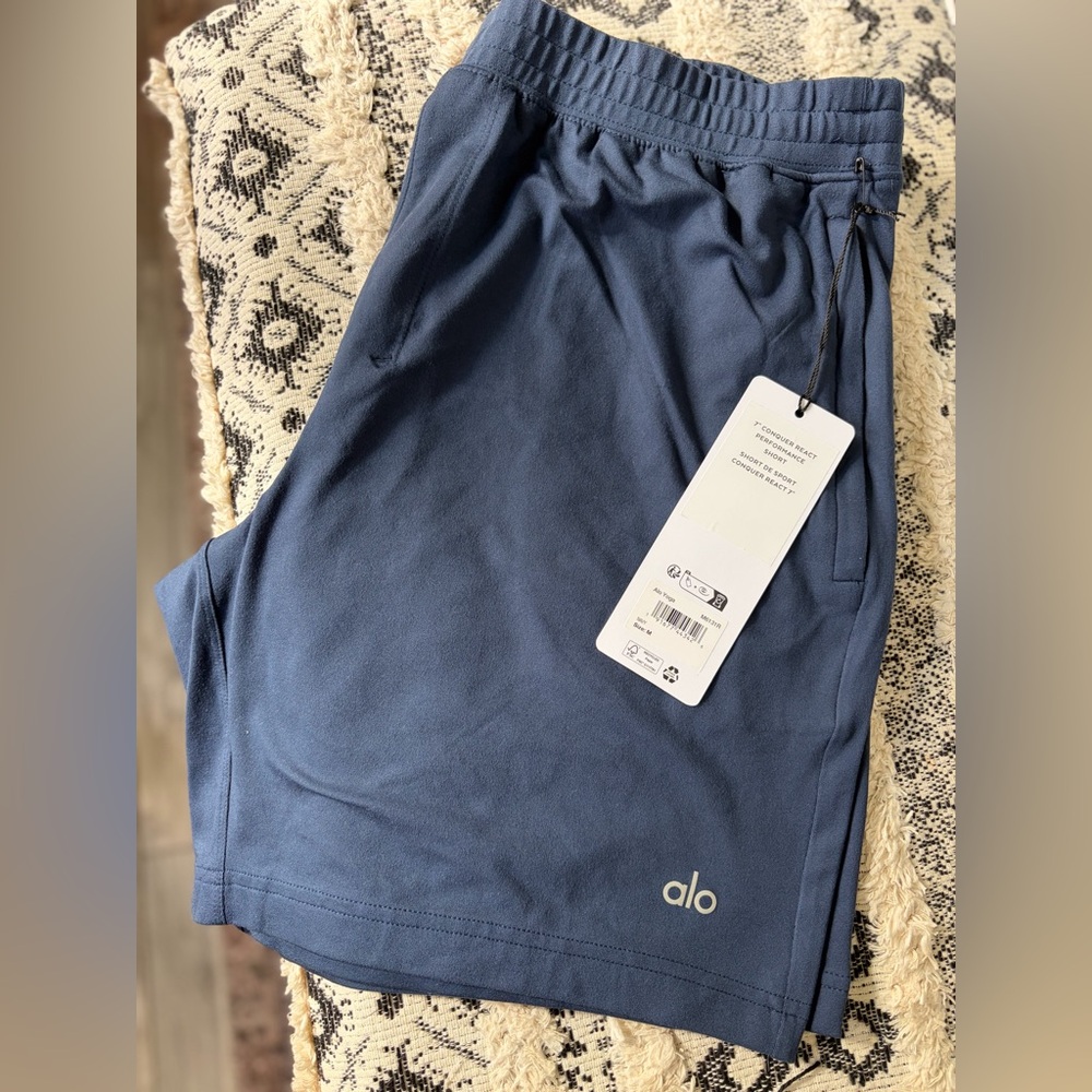 ALO Yoga Men’s 7” Conquer React Performance Shorts